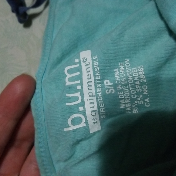 3 tank tops - Picture 3 of 5